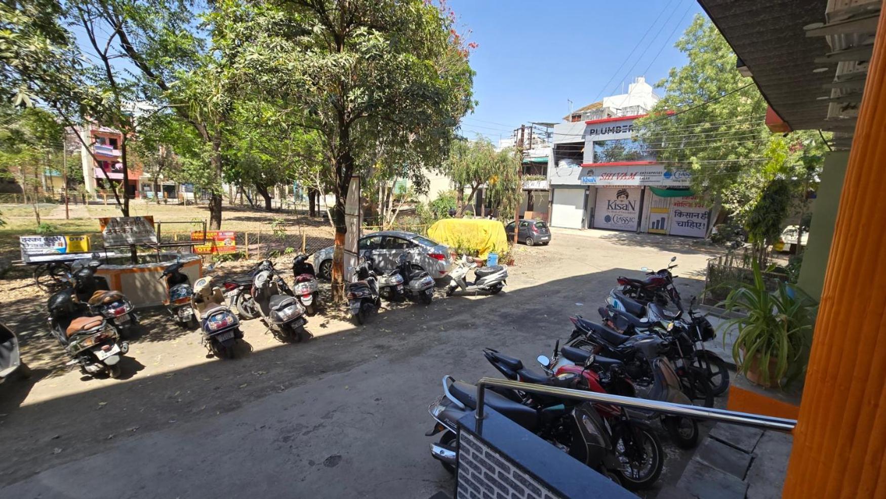 Hotel Maheshwari Green'S Ujjain Ngoại thất bức ảnh