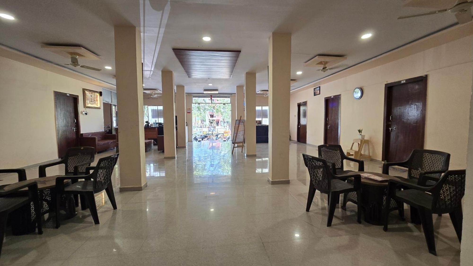 Hotel Maheshwari Green'S Ujjain Ngoại thất bức ảnh