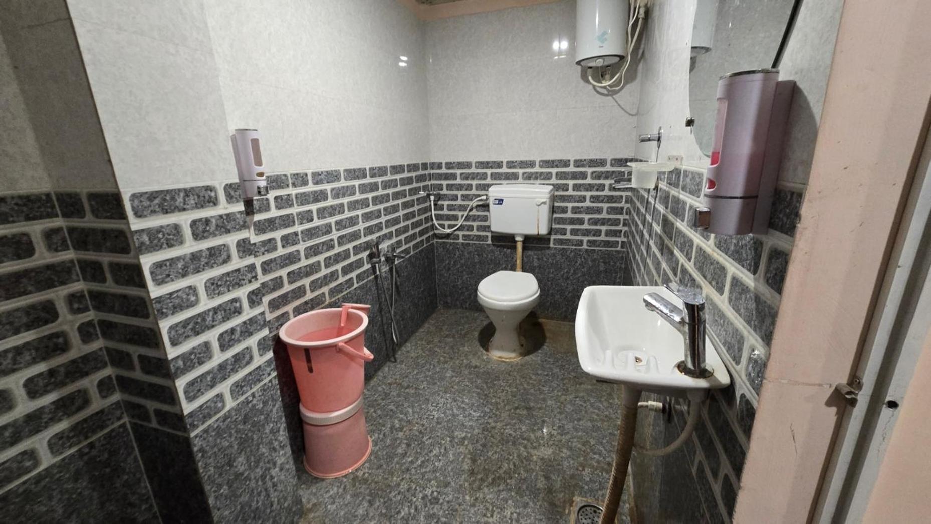 Hotel Maheshwari Green'S Ujjain Ngoại thất bức ảnh