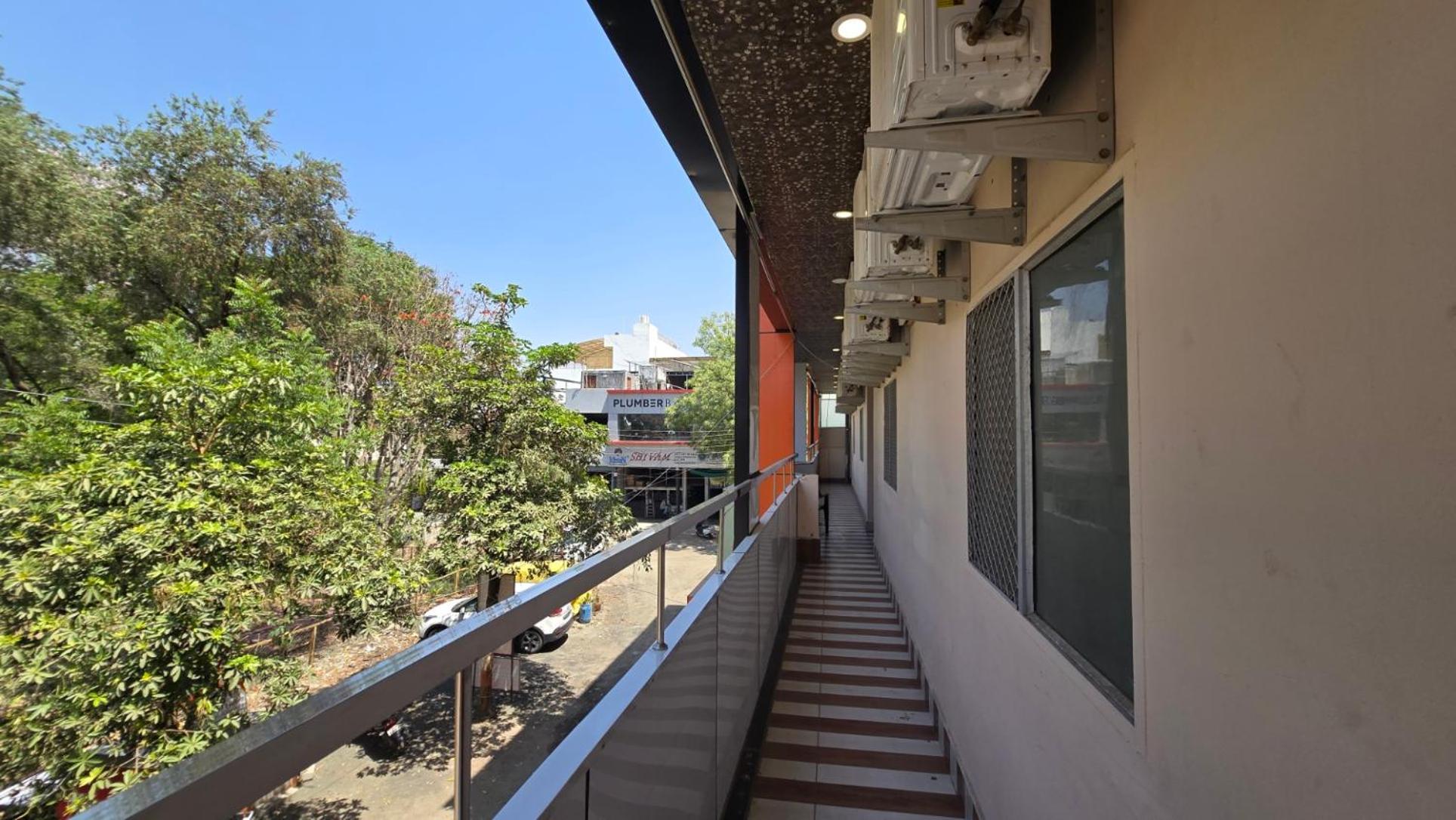 Hotel Maheshwari Green'S Ujjain Ngoại thất bức ảnh