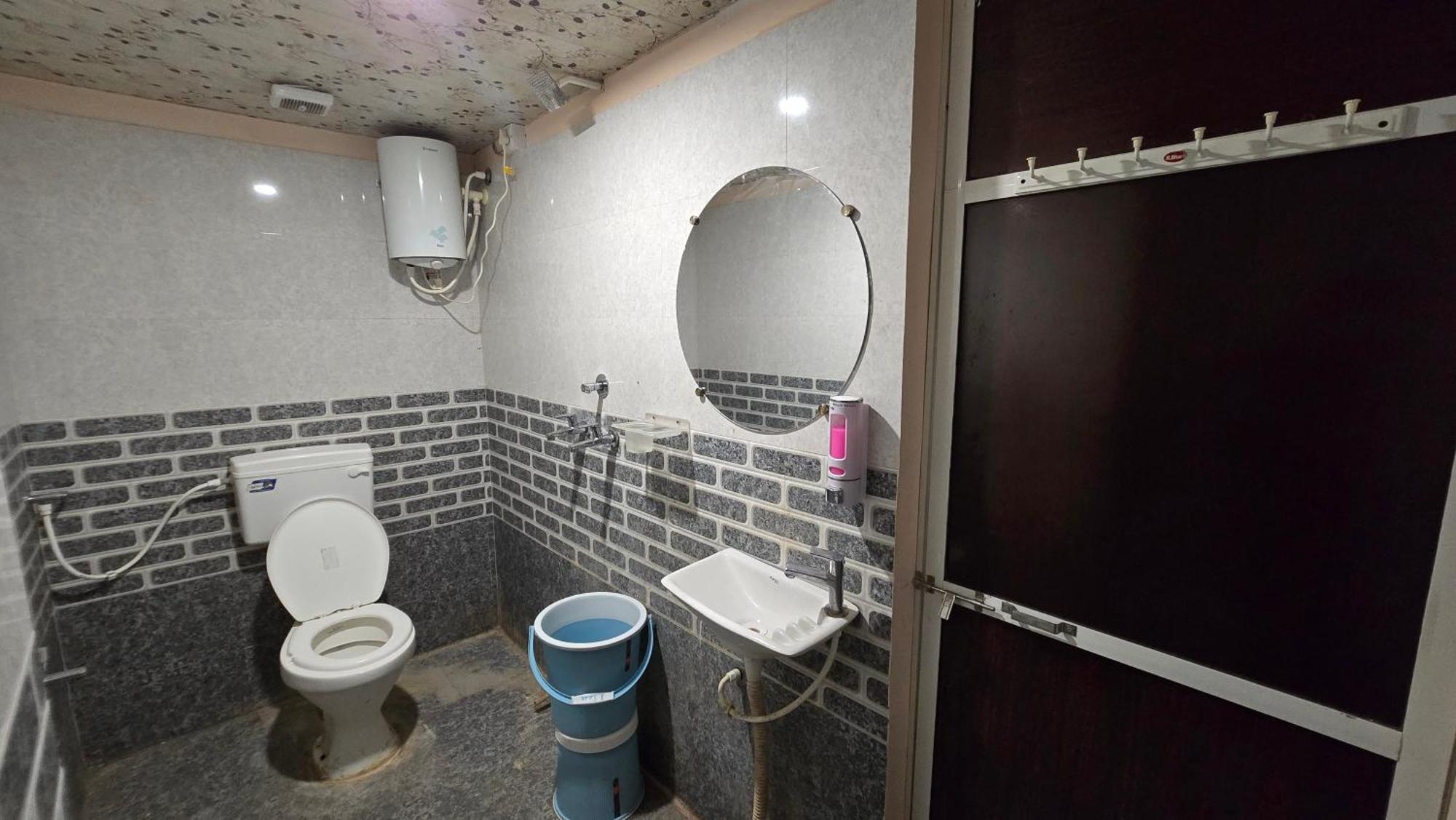 Hotel Maheshwari Green'S Ujjain Ngoại thất bức ảnh