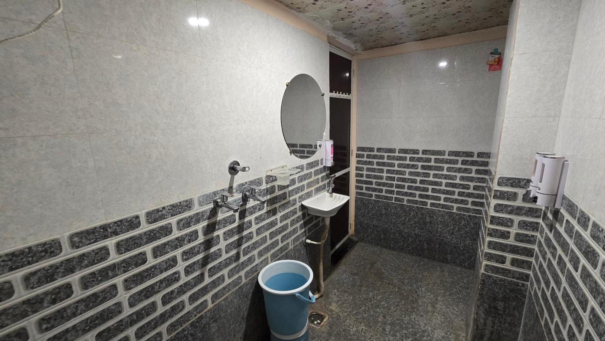 Hotel Maheshwari Green'S Ujjain Ngoại thất bức ảnh